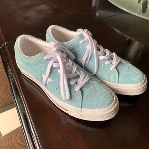Suede Baby Blue Converse